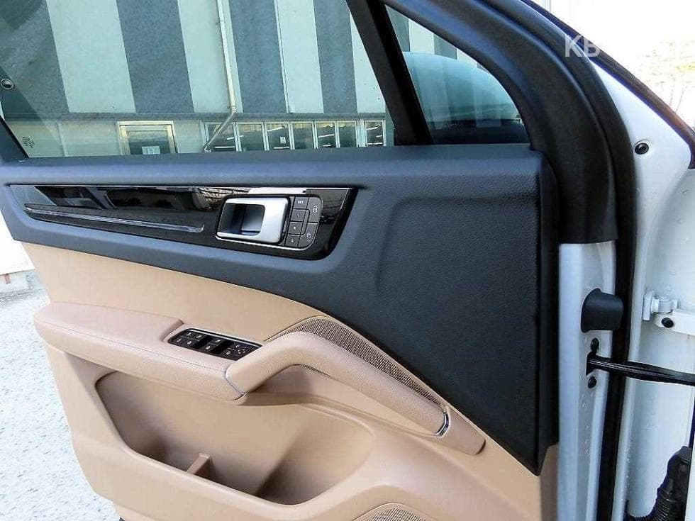 Porsche Cayenne(9Y0)3.0 Standard - 11