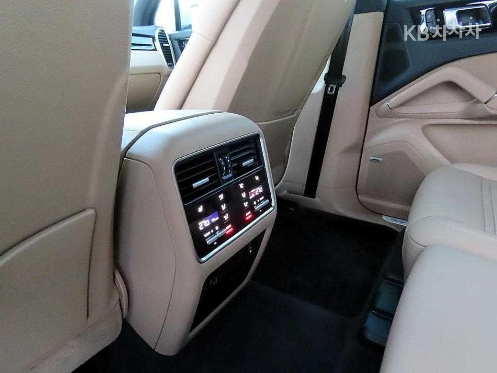 Porsche Cayenne(9Y0)3.0 Standard - 15