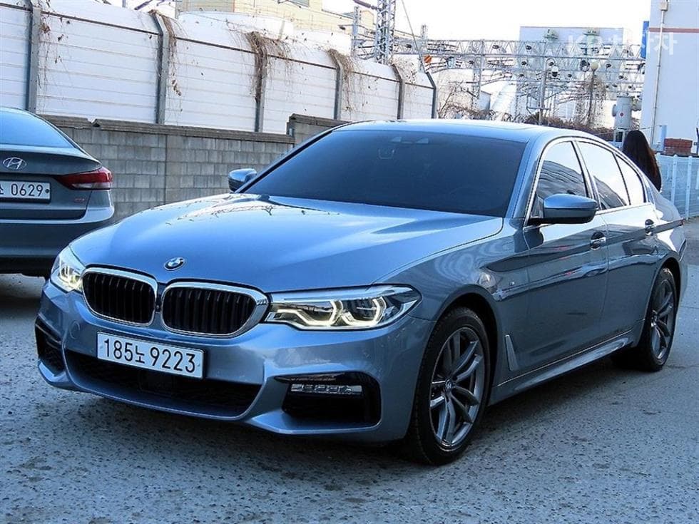 BMW 올New5 Series (G30) 520d xDrive M Sport Package Plus - Image 1