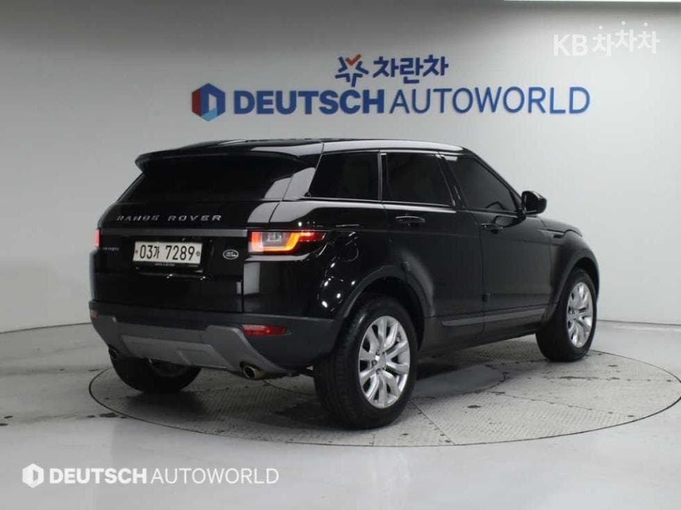 Land Rover Range Rover Evoque5-door 2.0 TD4 SE - 2