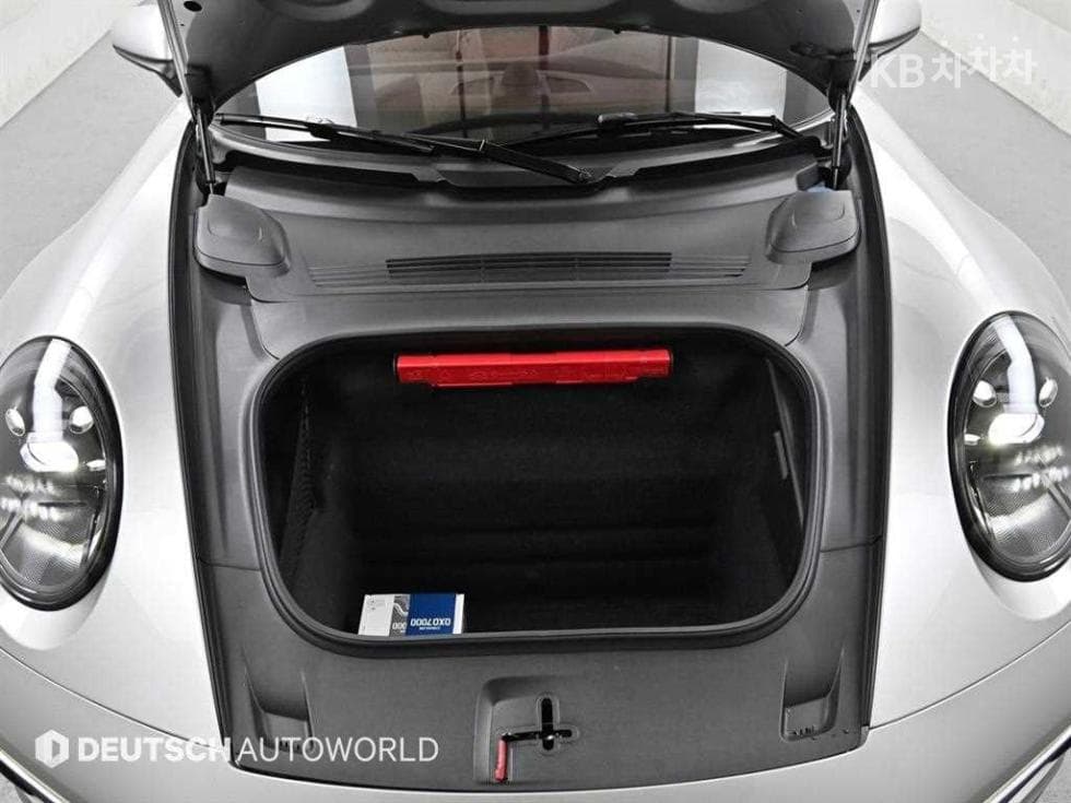 Porsche 911(992)Carrera 4 GTS - 6