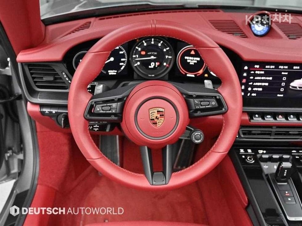 Porsche 911(992)Carrera 4 GTS - 13