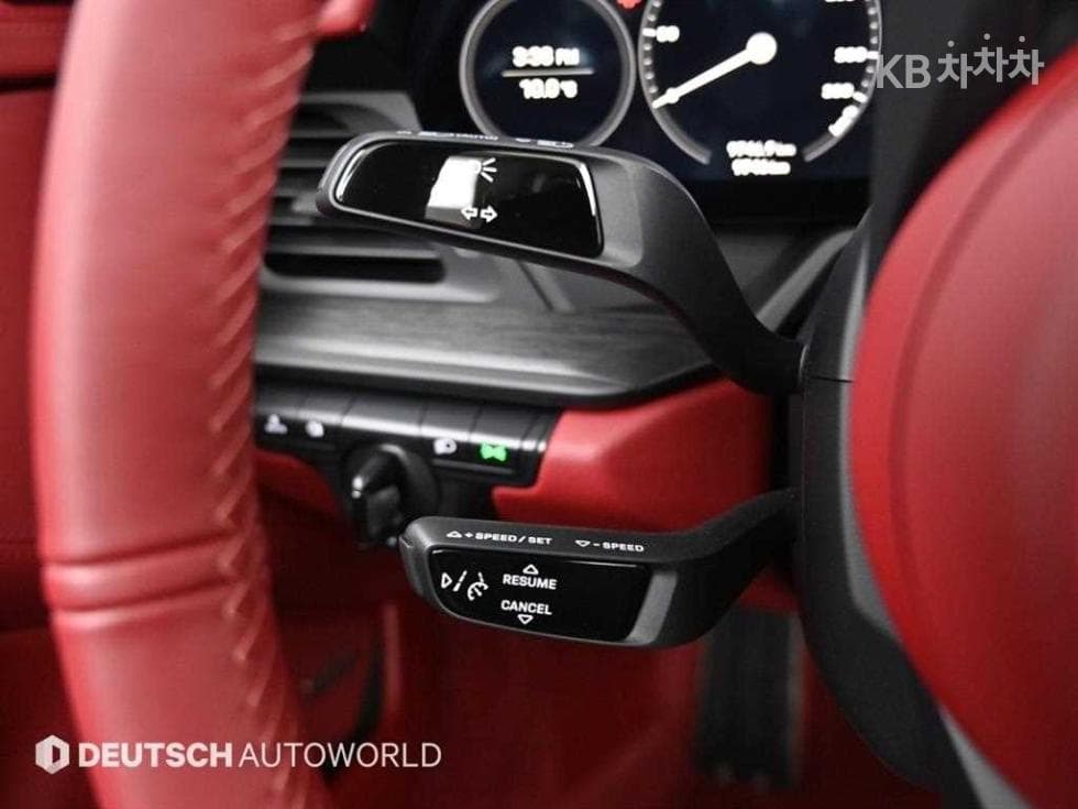 Porsche 911(992)Carrera 4 GTS - 18