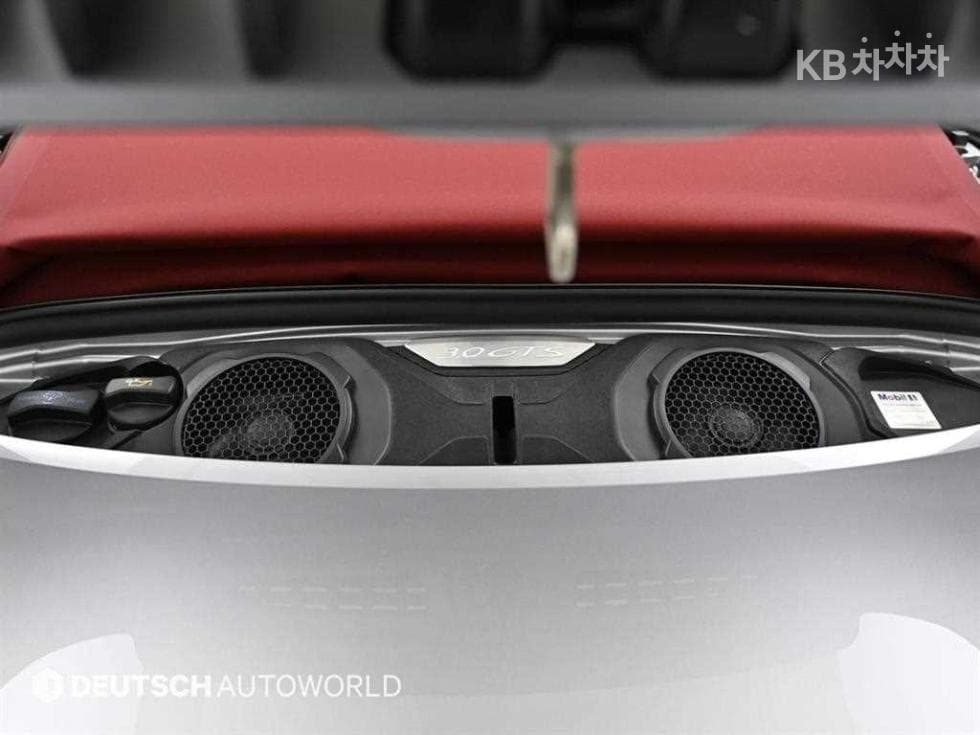 Porsche 911(992)Carrera 4 GTS - 19