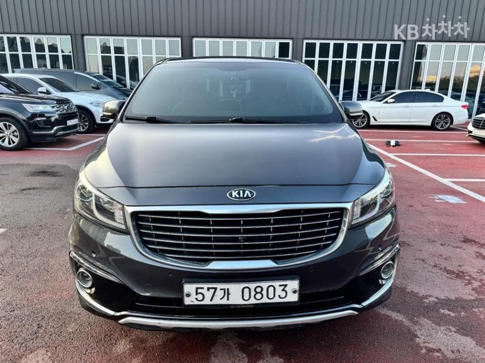 Kia All New Carnival9-seater 2.2 Diesel Noblesse