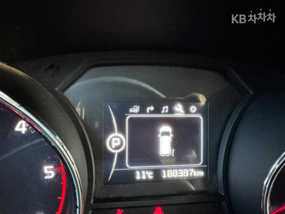 Kia All New Carnival9-seater 2.2 Diesel Noblesse - 7