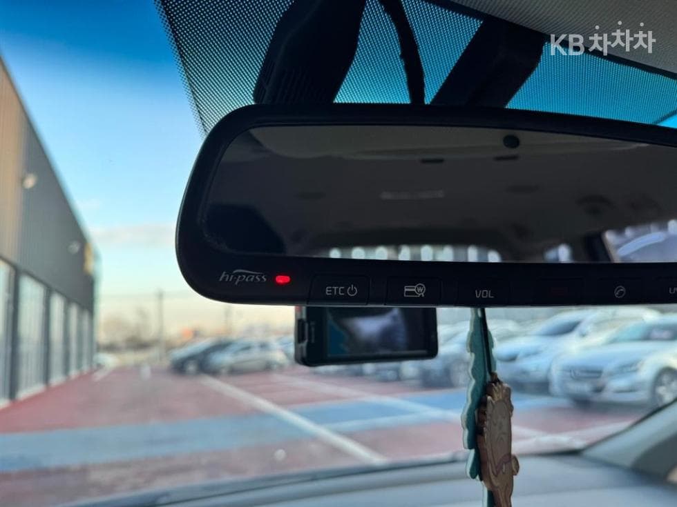 Kia All New Carnival9-seater 2.2 Diesel Noblesse - 12