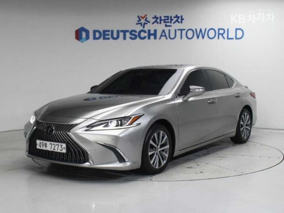 Lexus New 제너Ray (van)션 ES 300h Luxury - Image 1