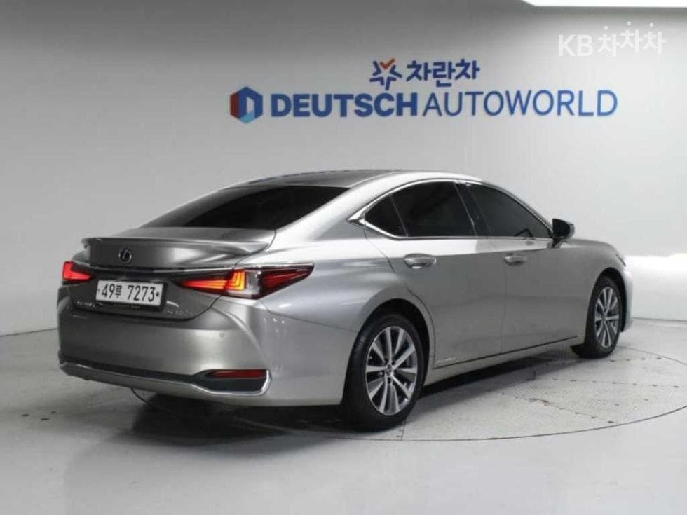 Lexus Нов 제너Рей (ван)션 ES300h Luxury - 2