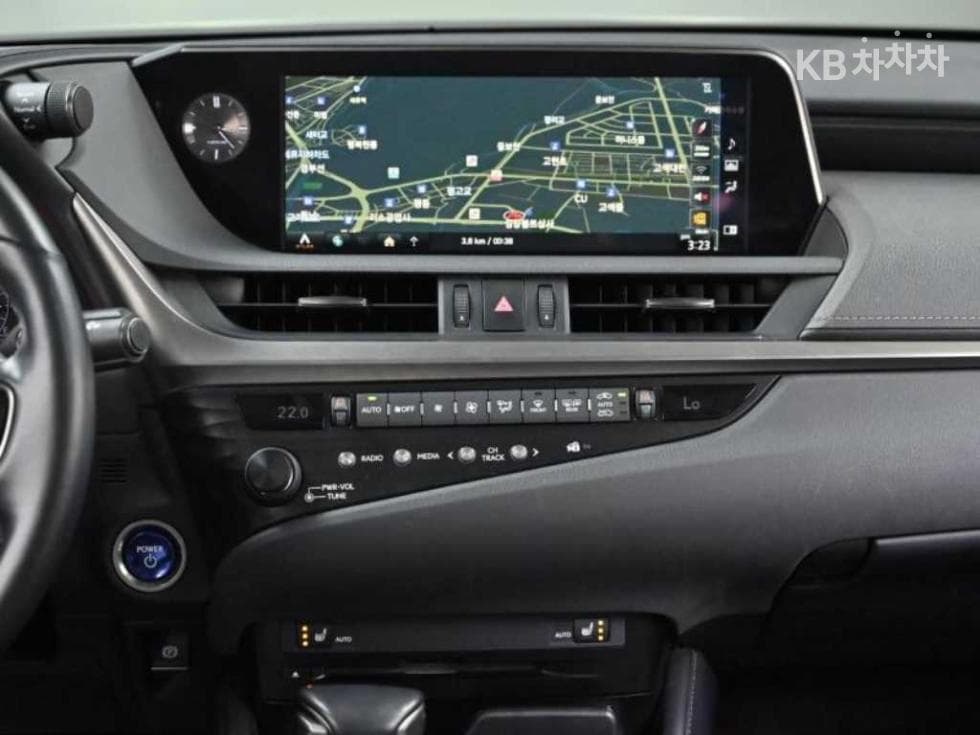 Lexus Нов 제너Рей (ван)션 ES300h Luxury - 14