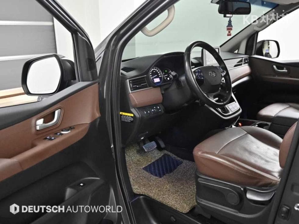Hyundai The New (facelift) 그랜드 Star렉스어반 9-seater Exclusive - 11