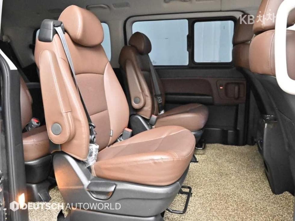 Hyundai The New (facelift) 그랜드 Star렉스어반 9-seater Exclusive - 12