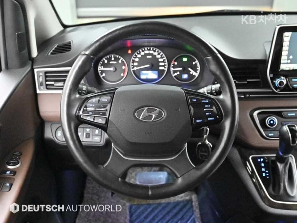 Hyundai The New (facelift) 그랜드 Star렉스어반 9-seater Exclusive - 13
