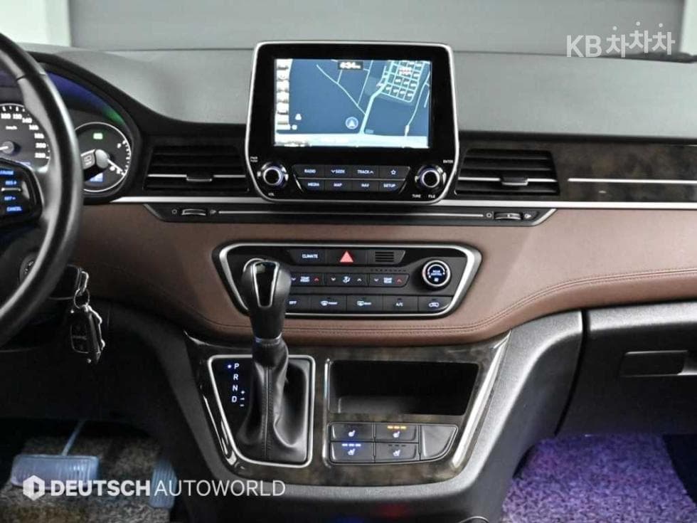 Hyundai The New (facelift) 그랜드 Star렉스어반 9-seater Exclusive - 14
