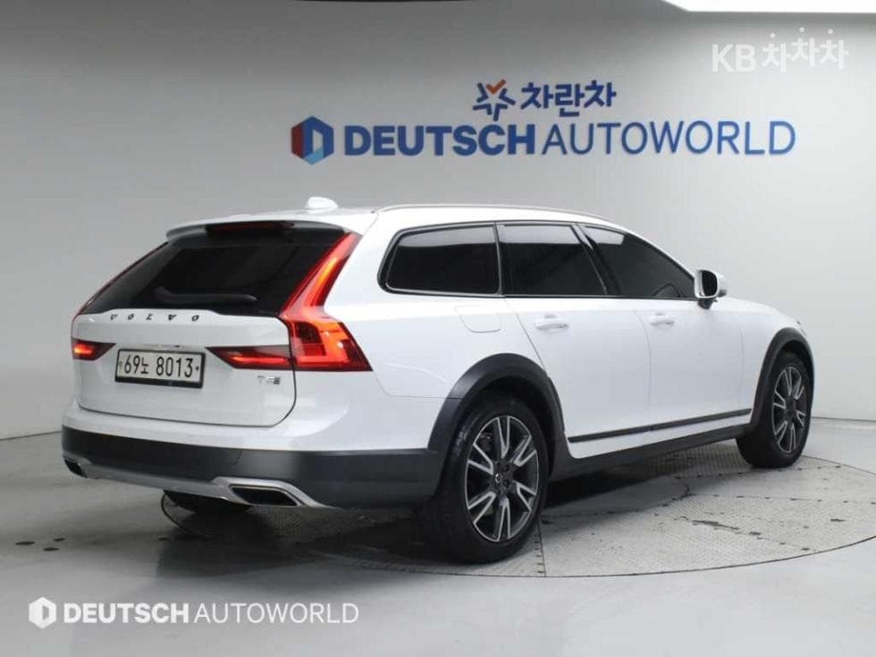 Volvo V90 CCD5 AWD - 2