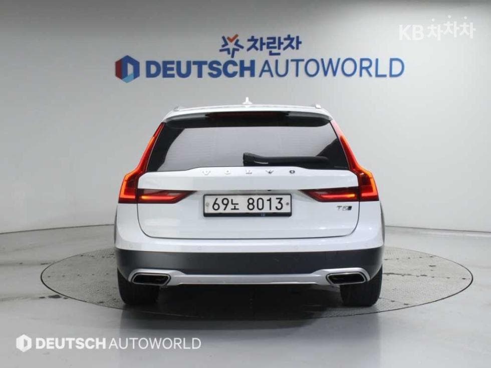 Volvo V90 CCD5 AWD - 4