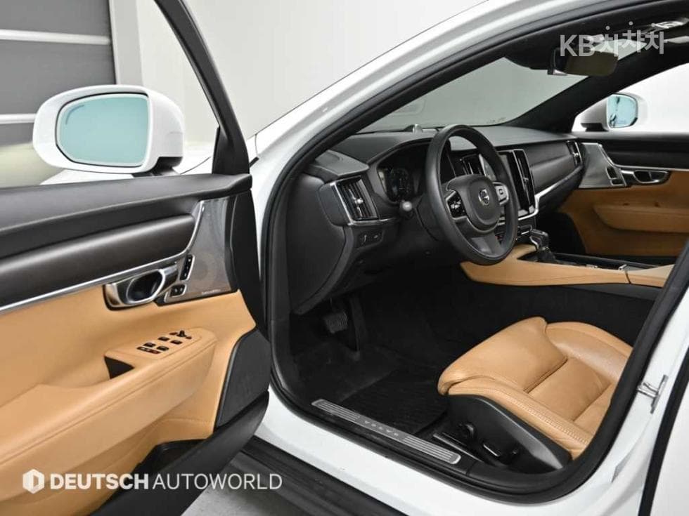 Volvo V90 CCD5 AWD - 11