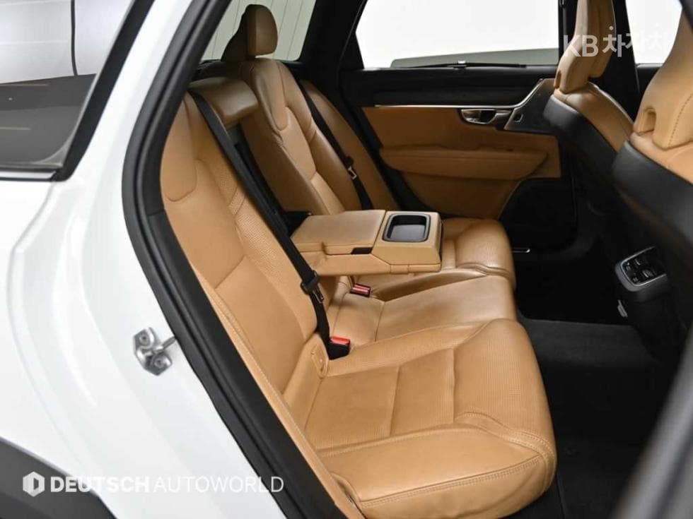 Volvo V90 CCD5 AWD - 12