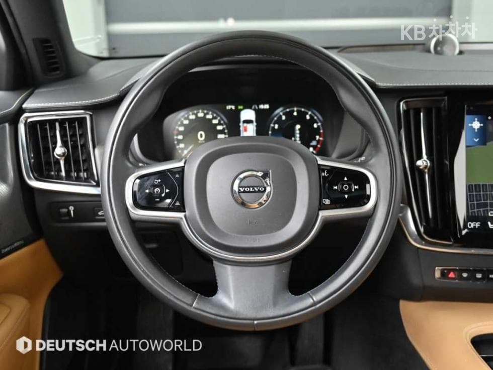 Volvo V90 CCD5 AWD - 13