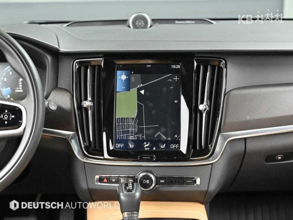 Volvo V90 CCD5 AWD - 14