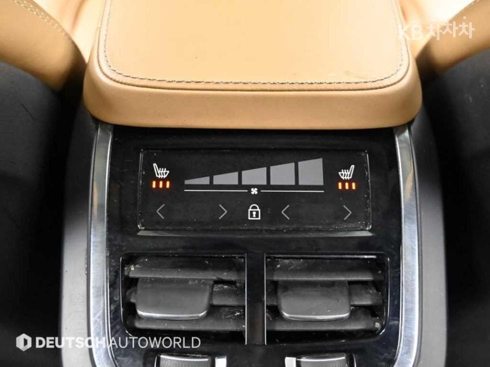 Volvo V90 CCD5 AWD - 16