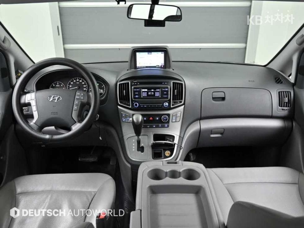 Hyundai The New (facelift) 그랜드 Star렉스웨건 12-seater Smart - 7