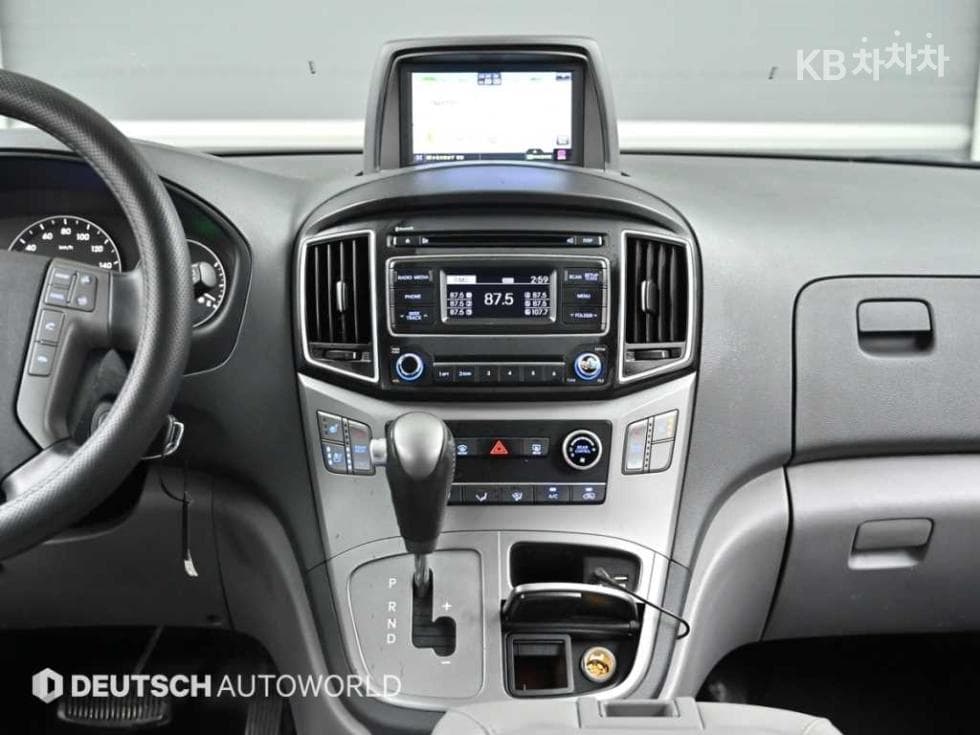 Hyundai The New (facelift) 그랜드 Star렉스웨건 12-seater Smart - 14