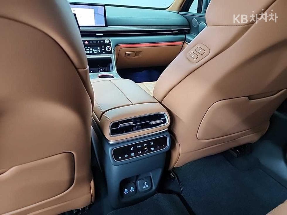 Genesis GV802.5 Turbo Gasoline AWD - 14