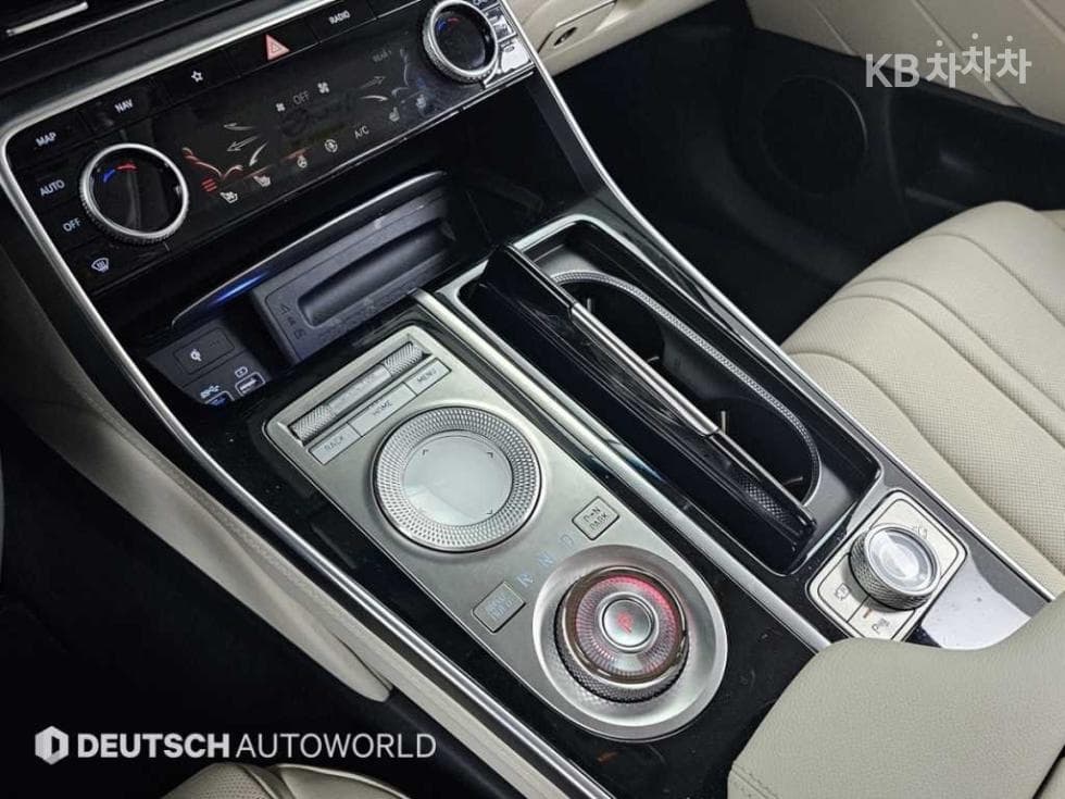 Genesis GV802.5 Turbo Gasoline 2WD - 9