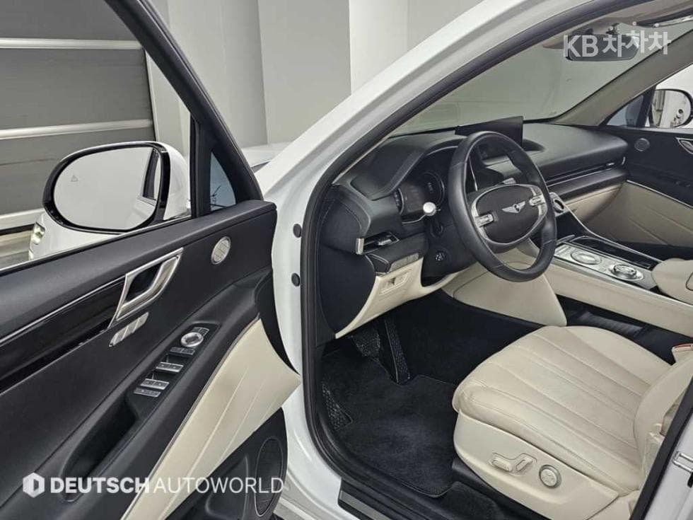 Genesis GV802.5 Turbo Gasoline 2WD - 11