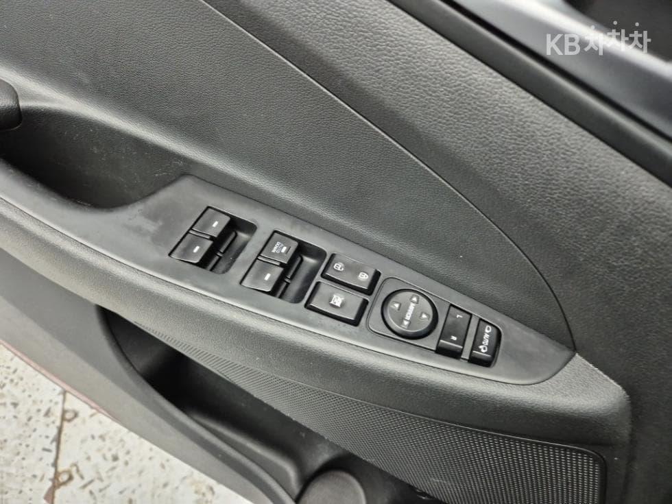 Hyundai All New TucsonDiesel(e-VGT UⅡ)1.7 2WD Style - 17