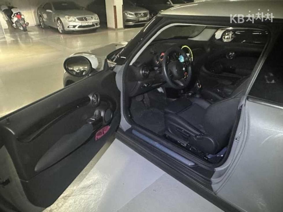 Mini Cooper 3도어1.5 Classic Standard - 8