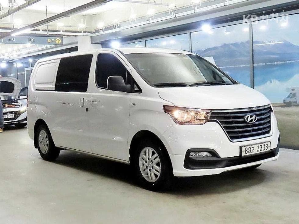 Hyundai The New (facelift) 그랜드 Star렉스 Van 5-seater Modern - Image 1