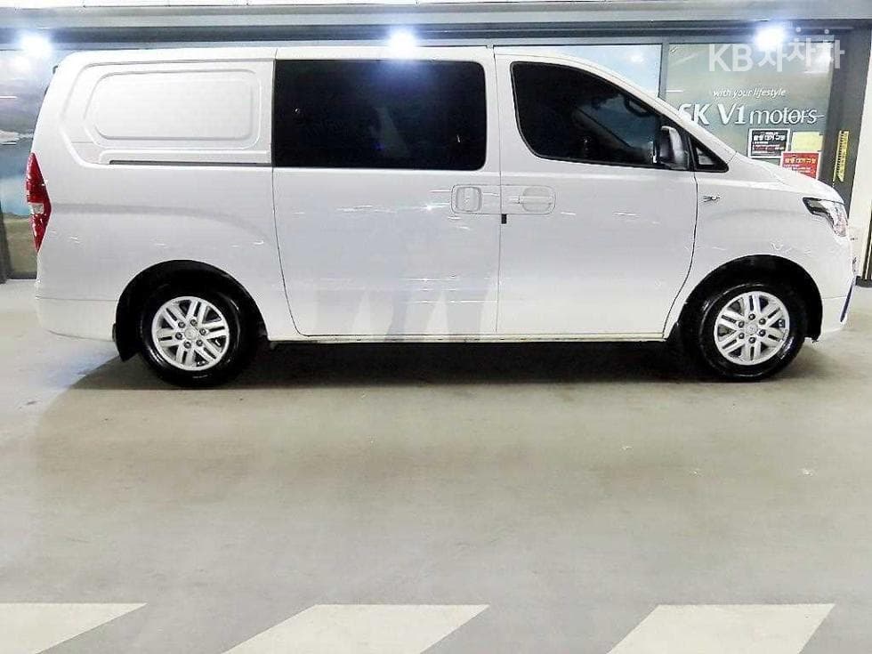 Hyundai The New (facelift) 그랜드 Star렉스Van 5-seater Modern - 3