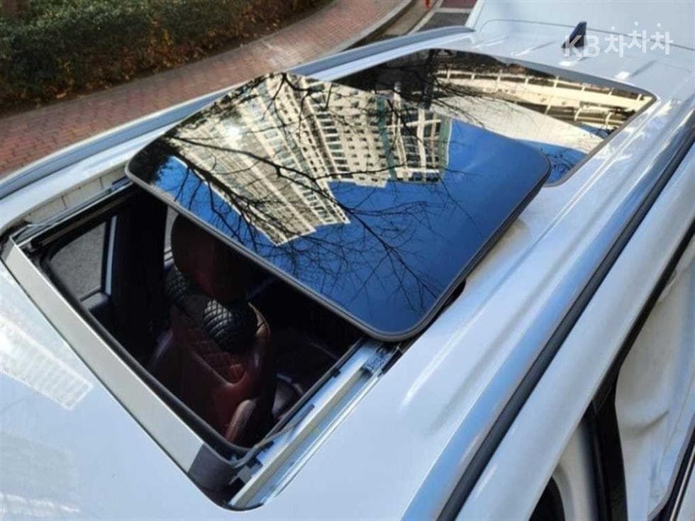 Hyundai Palisade3.8 Gasoline 7-seater (Limousine) AWD Prestige - 4