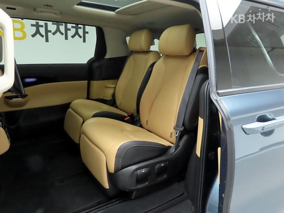 Киа Канивал 4-то поколениеG3.5 GDI 7-местен (Лимузин) Signature - 13