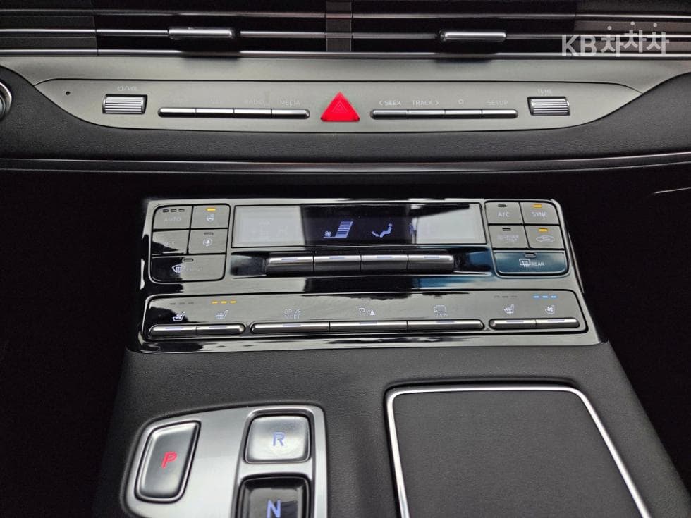 Hyundai The New (facelift) Grandeur (Azera) Hybrid2.4 Premium - 13