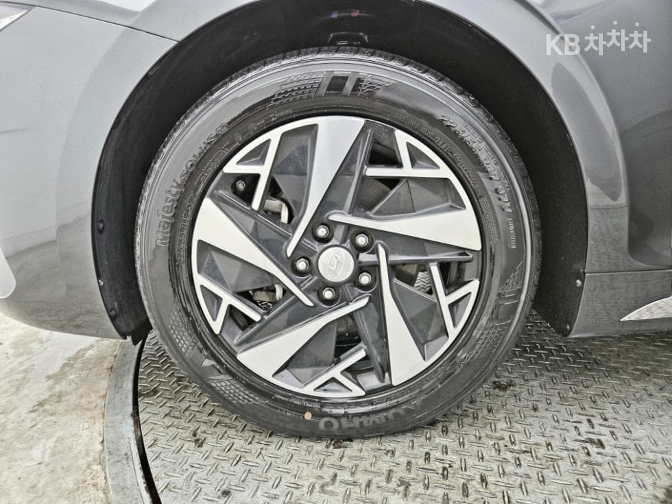 Hyundai The New (facelift) Grandeur (Azera) Hybrid2.4 Premium - 21