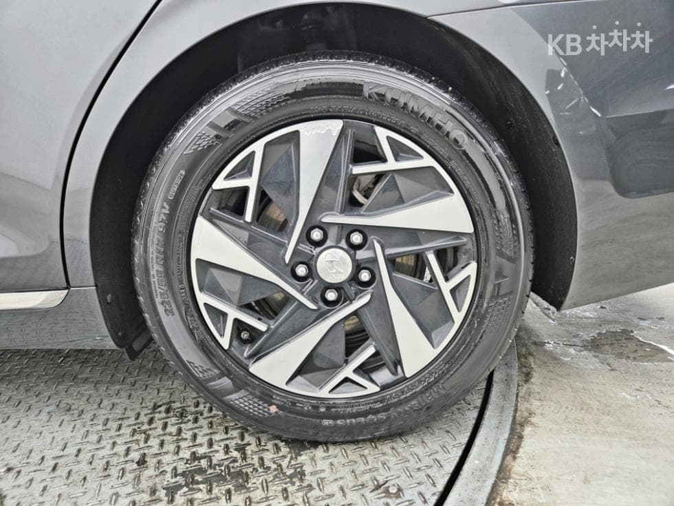 Hyundai The New (facelift) Grandeur (Azera) Hybrid2.4 Premium - 22