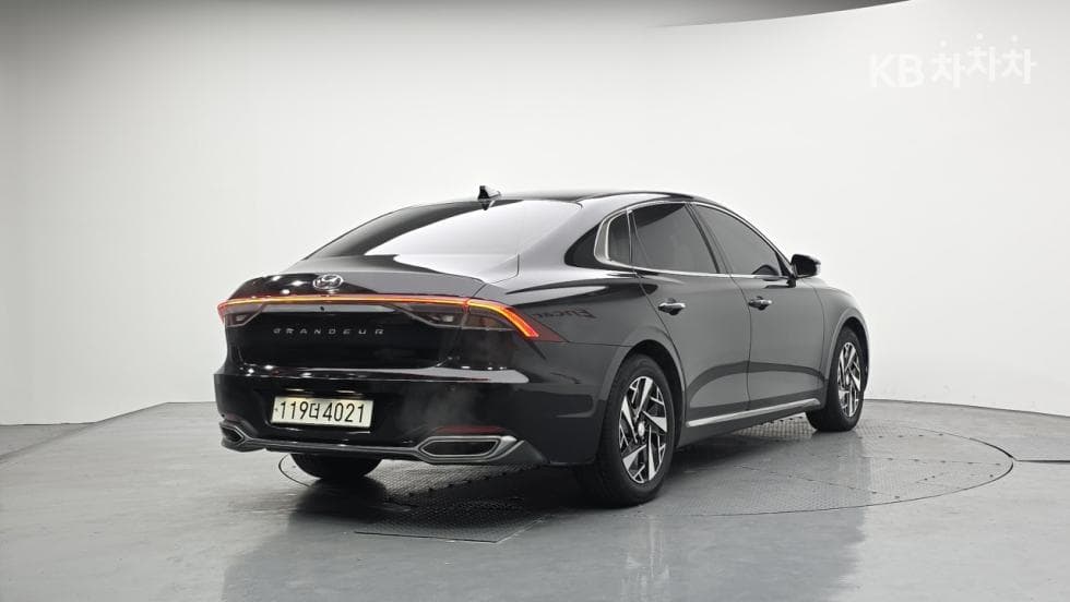 Hyundai The New (facelift) Grandeur (Azera) Hybrid2.4 Premium - 2