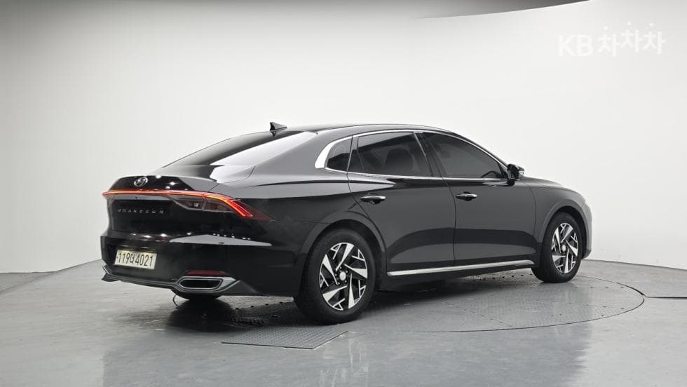 Hyundai The New (facelift) Grandeur (Azera) Hybrid2.4 Premium - 4