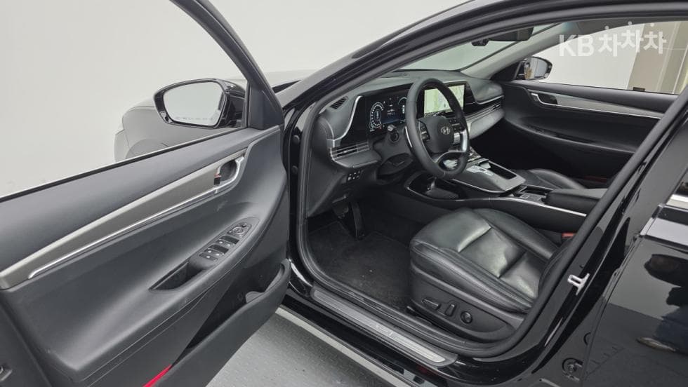 Hyundai The New (facelift) Grandeur (Azera) Hybrid2.4 Premium - 14