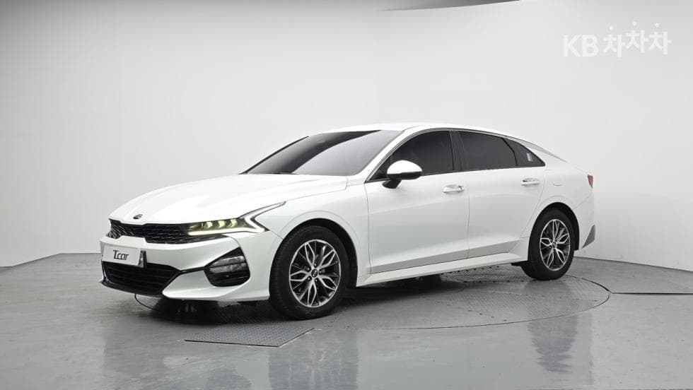 Kia K5 3rd Gen 2.0 Gasoline Prestige - Image 1