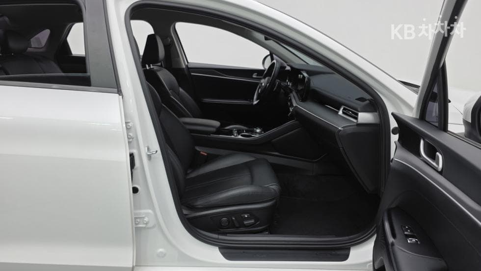 Kia K5 3rd Gen2.0 Gasoline Prestige - 14
