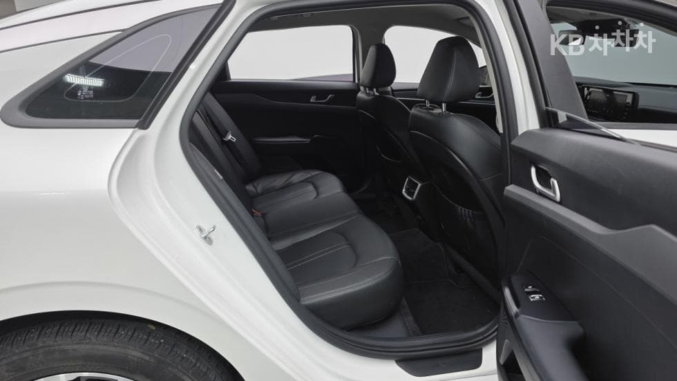 Kia K5 3rd Gen2.0 Gasoline Prestige - 15