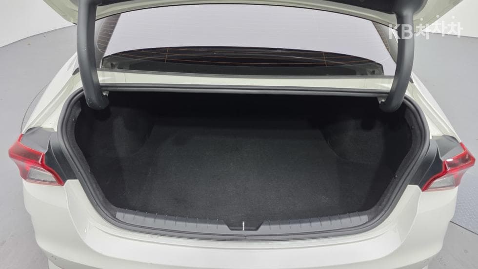 Kia K5 3rd Gen2.0 Gasoline Prestige - 17