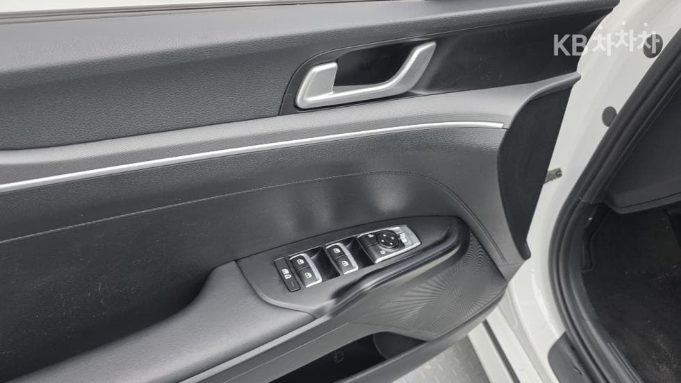 Kia K5 3rd Gen2.0 Gasoline Prestige - 19