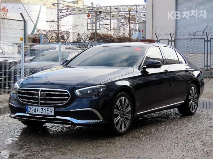 Mercedes-Benz E-Class (W213) E450 4MATIC EXCLUSIVE - Image 1