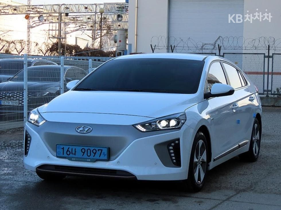 Hyundai IONIQ (Original Model) 일렉트릭 Q - Image 1