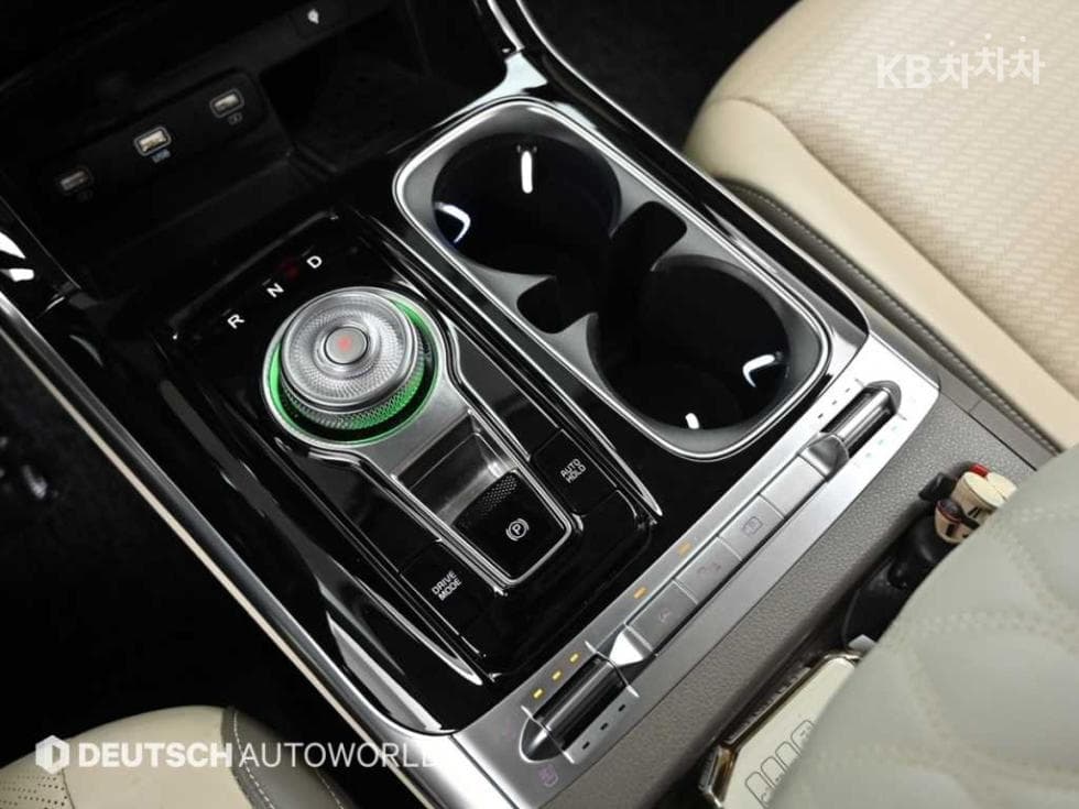 Kia Carnival 4th generationG3.5 GDI 7-seater (Limousine) Signature - 9